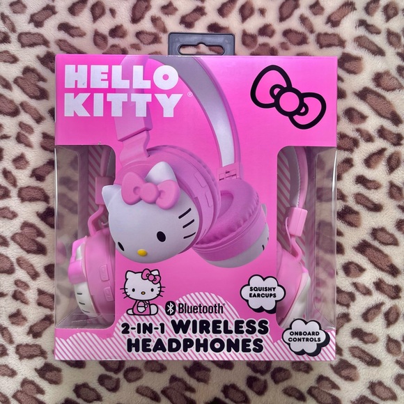 Hello Kitty Pink Wireless Headphones - Picture 1 of 4